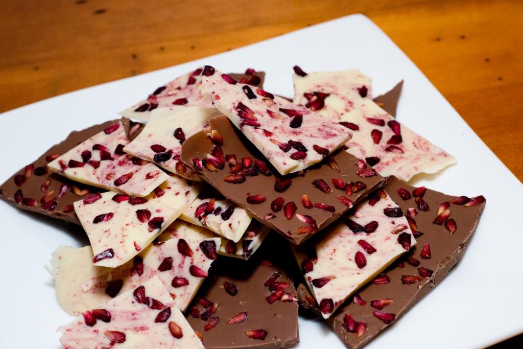 Resized-Pomegranates-Chocolate Bark-July 2017-0018.jpg